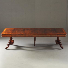Antieke tafel / Duitse coulissentafel ca. 1875 in  noten met wortelnoten tot 2,87 m. lang. (No.110556)