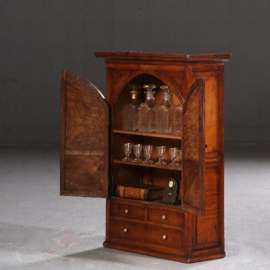 Antieke kasten / Tafelkastje of wandkastje in kastanje met toogdeuren en laden ca. 1835 (No.661752)