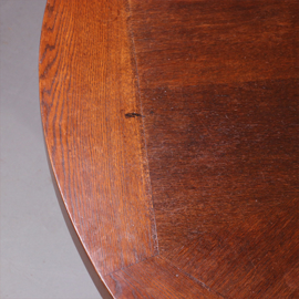 Reusachtige ronde vergadertafel of eetkamertafel 210 cm diameter voor zeker 10 personen art deco ca 1915 (No.992610)