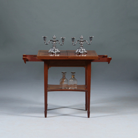 Zeer strakke side table of wandtafel met inklapbare zijbladen ca 1900 messing ingelegd (No.283050)