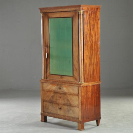 Antieke kast / Empire luierkabinet ca. 1815 met omkeerbaar spiegel/paneel, zuilen en verguld brons (No.806918)