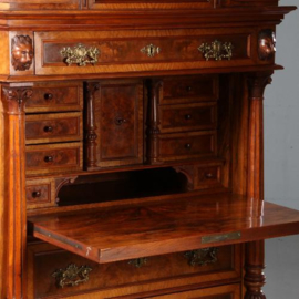 Antieke bureaus / Wortelnoten secretaire ca. 1875 met veel grote en kleine laden (No.602114)
