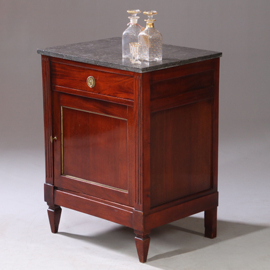 Antieke kasten / Versmalde penant kast met één deur ca 1825 mahonie met marmer (No.911805)