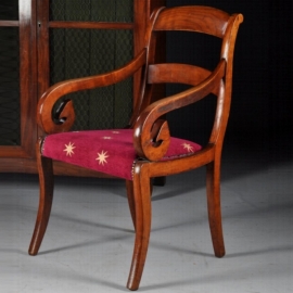 Antieke stoelen / Mahoniehouten bureaustoel Schotland ca. 1840 met rode bekleding met sterren. (No.641452)