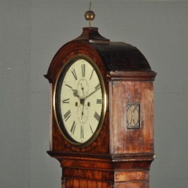 Antieke klokken / Staandhorloge / Halklok / Grandfather clock ronde wijzerplaat ca. 1825 (No.371735)