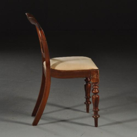 Antieke stoelen / Stel van 4 Victoriaanse eetkamerstoelen ca. 1850 in  mahonie met velours   (No.450219)