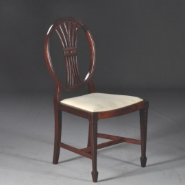 Antieke stoelen / Stel van 8 Engelse eetkamerstoelen  2 met armleuningen mahonie ca. 1925 Bekleding naar wens(No.673011)