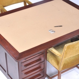 Antieke bureaus / Semi partnerbureau / partners desk / dubbel bureau in mahonie met 7 laden en 2 deuren (No.542911)