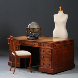 Mahonie bureau Goud gestempeld doorleefd leer ca 1870  (No.913145)