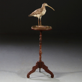 Antieke wijntafel / bijzettafels / Gueridon ca 1900 in noten met opengewerkt messing hekje (No.880210)