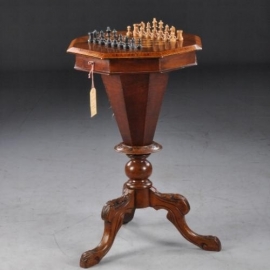 Antieke bijzettafels / Antieke opvallend achtkantige-schaaktafel met schaakstukken ca. 1885 (No.669091)
