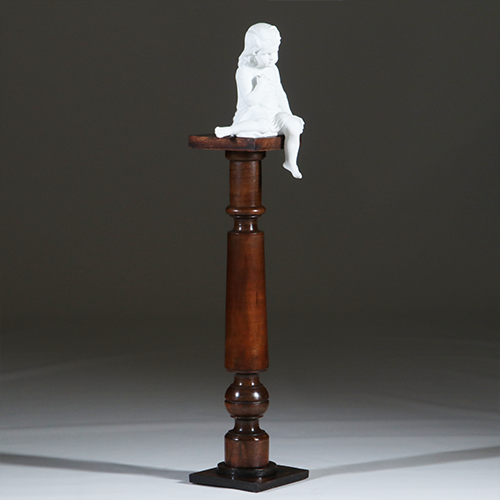 Strakke eenvoudige Piedestal of zuil ca 1900 in fraai doorleefde kleur (No.301825)