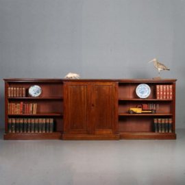 Antieke kasten / Halfhoge 3,20 m lange break front bibliotheekkast ca. 1850 deels open en deels gesloten (No.812121)