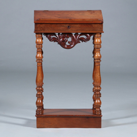 Kleine lezenaar mahonie Willem III met klep en gedraaide pootjes ca 1860 (No.431505)