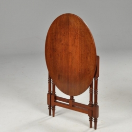 Antieke bijzettafels /  kleine salontafel Engels ovale opklapbaar ca. 1920 als een  "flap aan de wand" (No.532506)