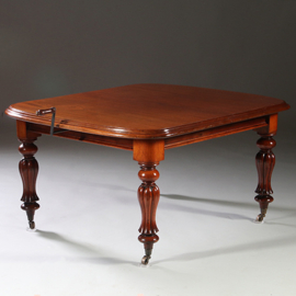 Engelse mahonie wind out table ca 1870 met slinger en twee bladen tot 2,40 m(No.951435)