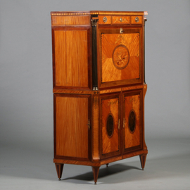 Fantastische satijnhouten Louis XVI secretaire met zijdeuren en fabelachtig inlegwerk ca 1795 (No.260655)