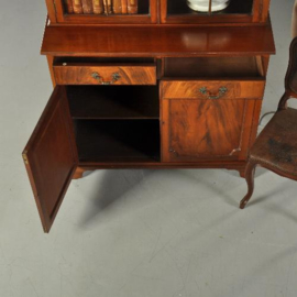 Antieke kast / Engelse boekenkast / servieskast in mahonie ca. 1920 op bracket feet (No.110566)