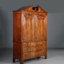 Antieke kast / Hollands blond bloemmahonie Louis Seize kabinet ca. 1795 (No.652657)