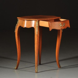 Antieke bijzettafels / wandtafeltje / la-tafeltje ovaal geschulpt met brons ca. 1925 (No.520520)