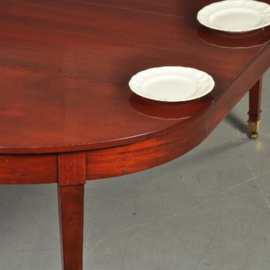 Antieke tafel / Zeer smalle Hollandse coulissentafel in Louis Seize stijl ca. 1800 met 6  bladen tot max. 4 meter lang uitschuifbaar (No.220213)