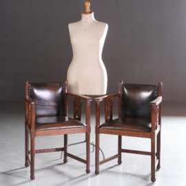 Antieke stoelen / stel van 2 Hollandse bureaustoelen / armstoelen ca. 1900 met leer bekleed (No.582833)