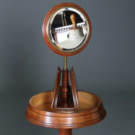 Gentlemens shaving stand hoogte verstelbaar en roterend opbergvak ca 1875 (No.271720)
