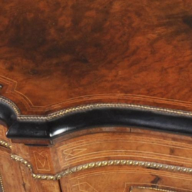 Antieke kast / Victoriaanse credenza ca. 1870 in notenhout met orgelgebogen vitrines (No.430617)