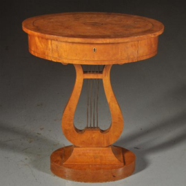 Antieke bijzettafels / Wijntafels / Harptafeltje met lade blond berkenwortel ca. 1925 (No.520519)