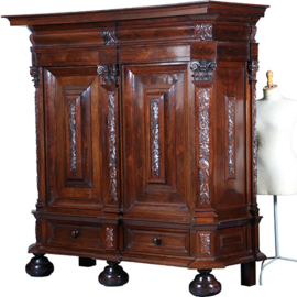 Rankenkast in palissander met ebben zeer bijzondere uitvoering en kwaliteit ca 1660 (No.400905)