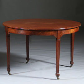 Louis Seize Coulissetafel ca 1800 met 4 inlegbladen verlengbaar tot 12 personen (No.281420)