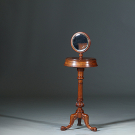 Gentlemens shaving stand hoogte verstelbaar en roterend opbergvak ca 1875 (No.271720)
