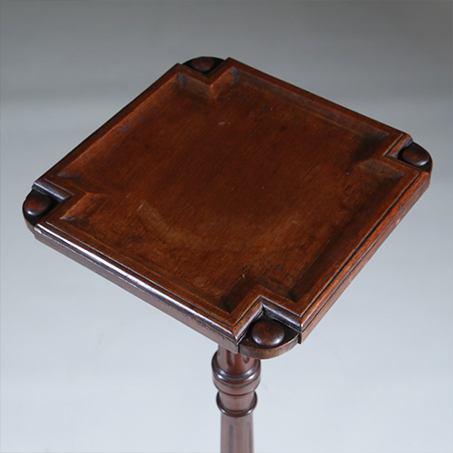 Louis Seize gueridon ca 1800 mahonie met verdiept blad (No.301840)