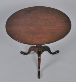 antieke bijzettafels / Ronde tilttop table George III in eikenhout ca. 1800 (No.86490)