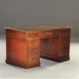 Antieke bureaus / Engels mahonie bureau ca. 1875 met 9 laden,  groen leer ingelegd (No.191512)