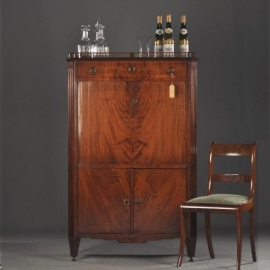 Antieke kast / Louis Seize drankenkabinet ca. 1785 met jalousiedeuren zeer verrassend interieur (No.720327)