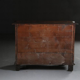 Antieke kast / Rococo Commode orgel gebogen ca. 1740  noten met wortelnoten (No.582612)