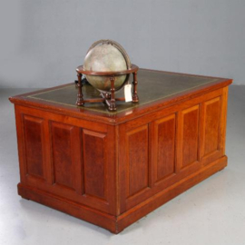 Antieke bureaus / Bureau met groen leer en dichte achterzijde ca. 1875 in eiken met worteleik (No.781993)