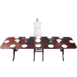 Lange smalle uitschuifbare eetkamertafel tot 12 personen incl aanzet tot 16 (No222199)