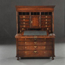 Antieke bureaus / Hollands Klepbureau Barok ca. 1715 met 5 geheime vakken (No.532115)