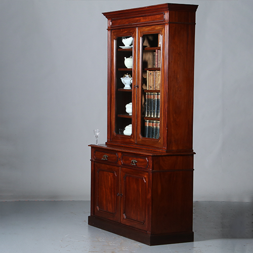 Franse Boekenkast bibliotheekkast of servieskast  ca 1875 die ook als servieskast wil functioneren (No.310805)