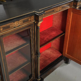 Antieke kast / Victoriaanse credenza ca. 1875 noten met ebbenhout, vrijstaande zuilen en 2 vitrines (No.390658)