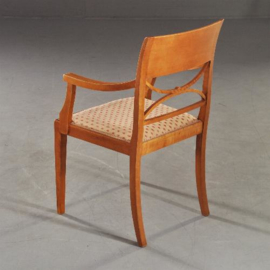 Antieke stoelen / Stel van 14 strakke eetkamerstoelen, in ahorn/esdoorn ca. 1900 in stoffering naar wens(No.992401)