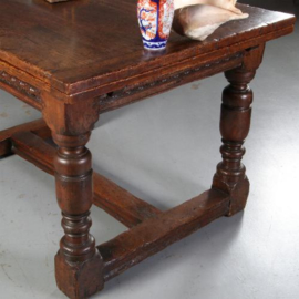 Antieke tafel / 17e eeuwse trektafel als schrijftafel of eetkamertafel ca. 1625 in eikenhout (No.581656)