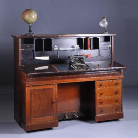 Antieke bureaus / Bremar Pianobureau ca. 1910 / Een bureau waar muziek in zit (No.891405)