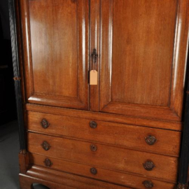Antieke kast / Doorleefd Hollands kabinet met uitzonderlijke doorlopende zuilen  ca. 1815 (No.520415)