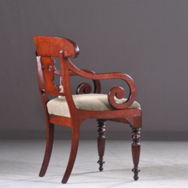 Antieke stoelen /  Engelse bureaustoel / armstoel in mahonie ca. 1840 linde groen bekleed (No.931433)