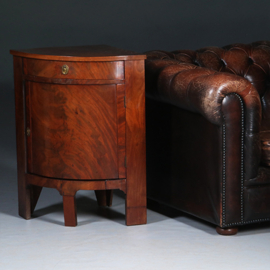 Lage 1-deurs Biedermeier hoekkast met deur en lade Hollands  ca 1820 (No.432715)