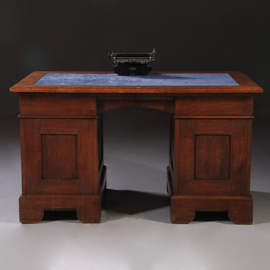 Art Nouveau Bureau met brons beslag en armstoel  incl stof en leer naar wens (No. 211115)