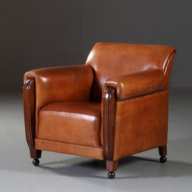 Antieke fauteuils / Grote  Art Deco clubfauteuil in notenhout en leer ±1915 (No.840625)